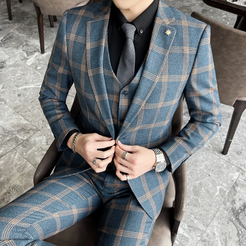 High-quality British men's fashionable and stylish checkered casual suit set for autumn, a casual and fitted suit set of three