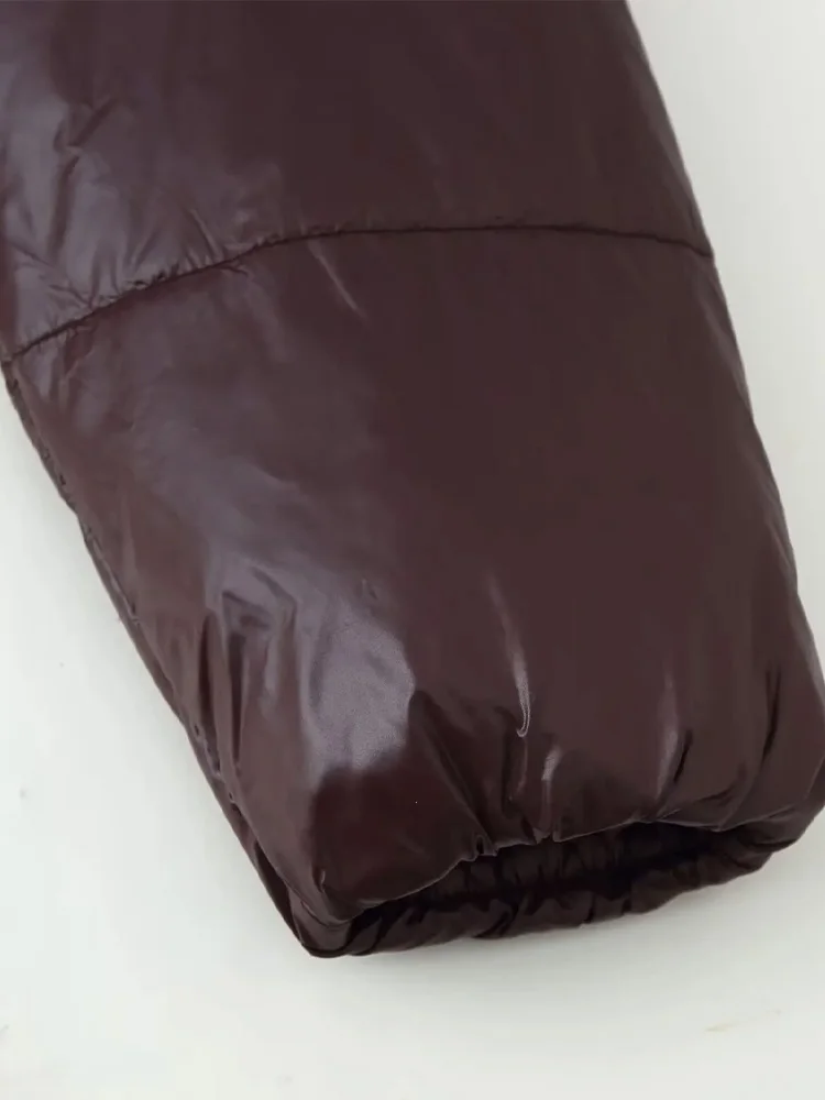 Damska kurtka zimowa, jednorzędowa, ze sznurkiem, kieszeniami, jednolita, zapinana na zamek, z długim rękawem, z kapturem, ocieplana watą.