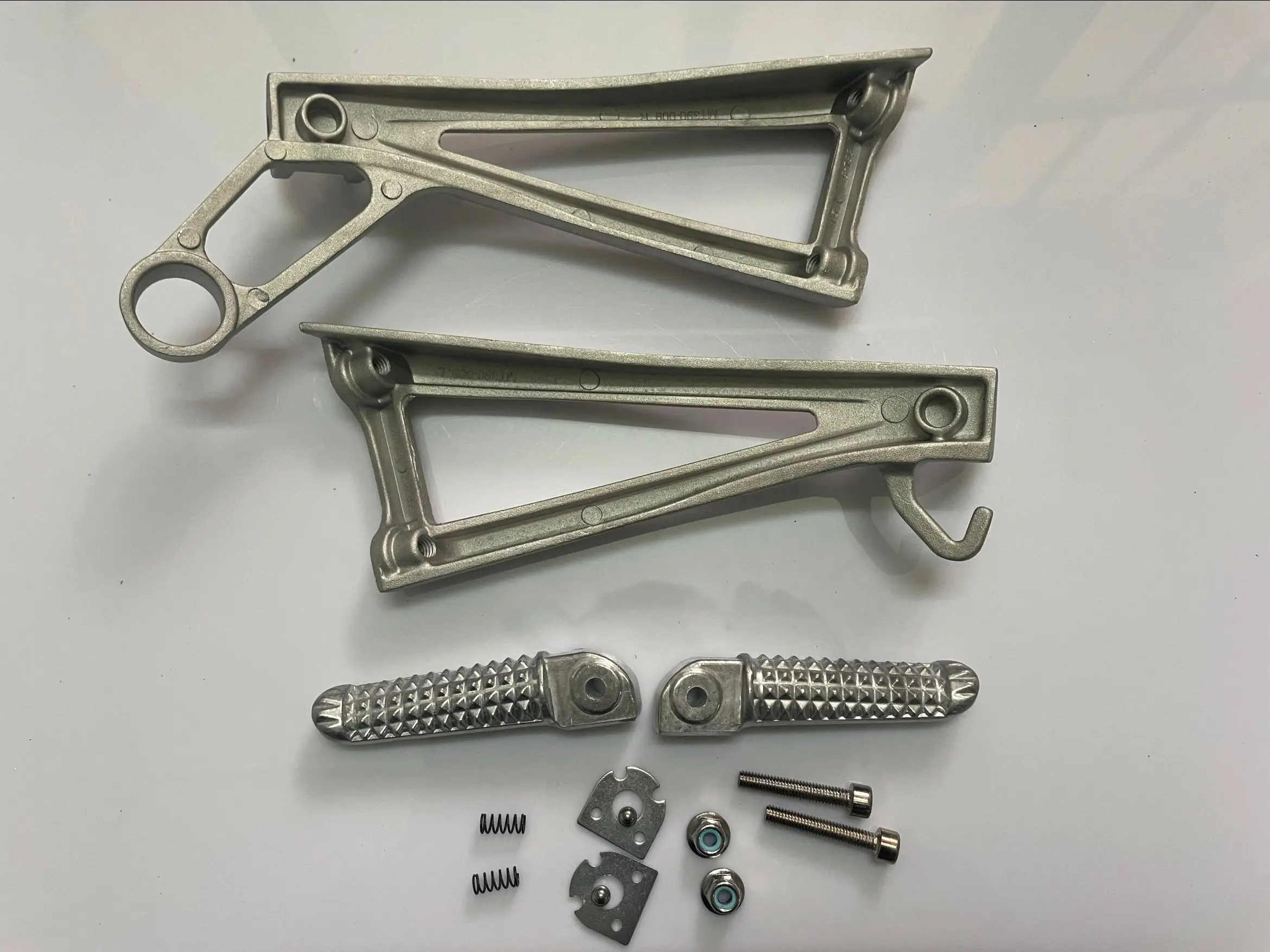 Рисунок 2 - Задняя подставка для ног