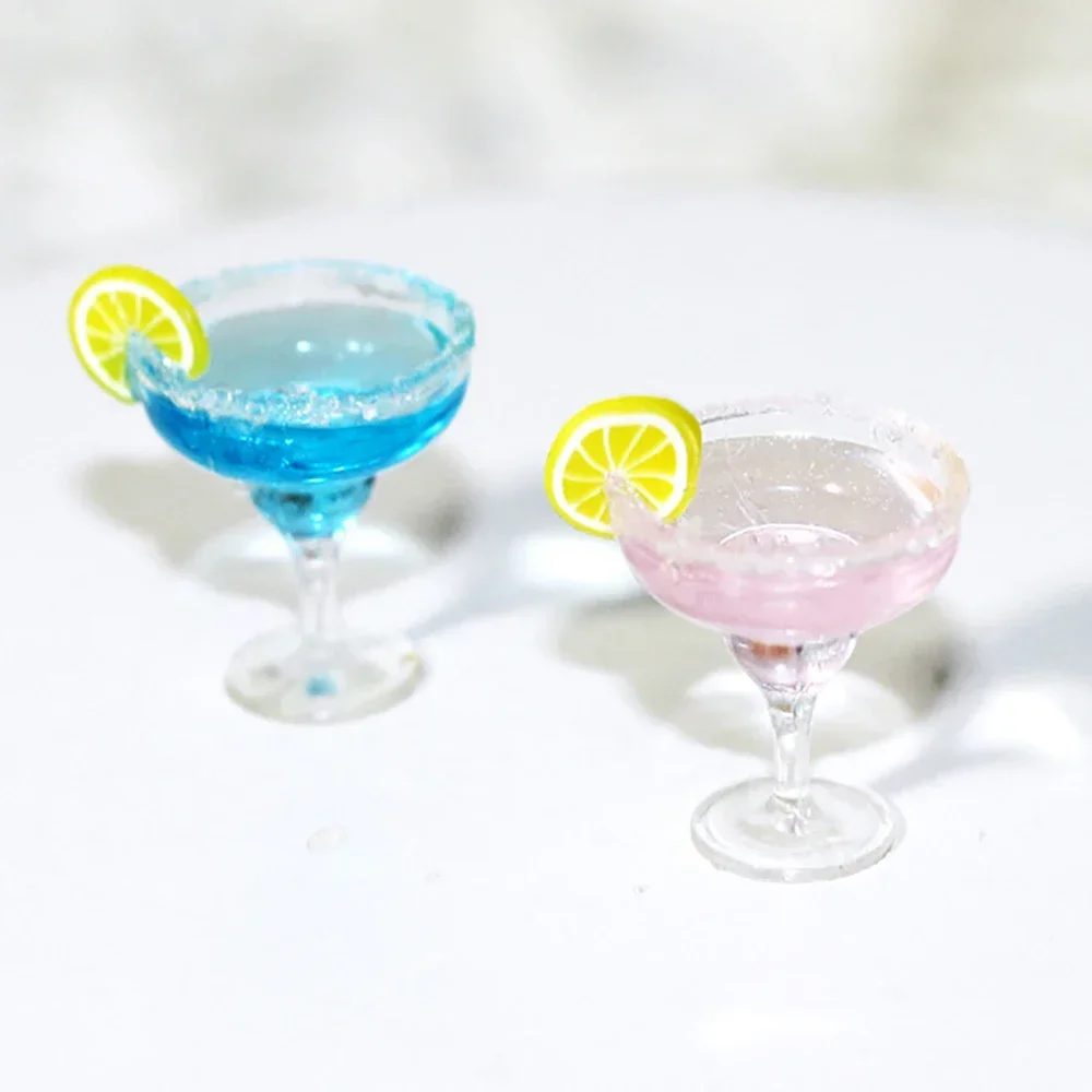 1Pcs 1/12 Doll House Miniature Resin Blue Cocktail Cup Simulation Drink Glass Model Toy Mini Decoration Dollhouse Accessories