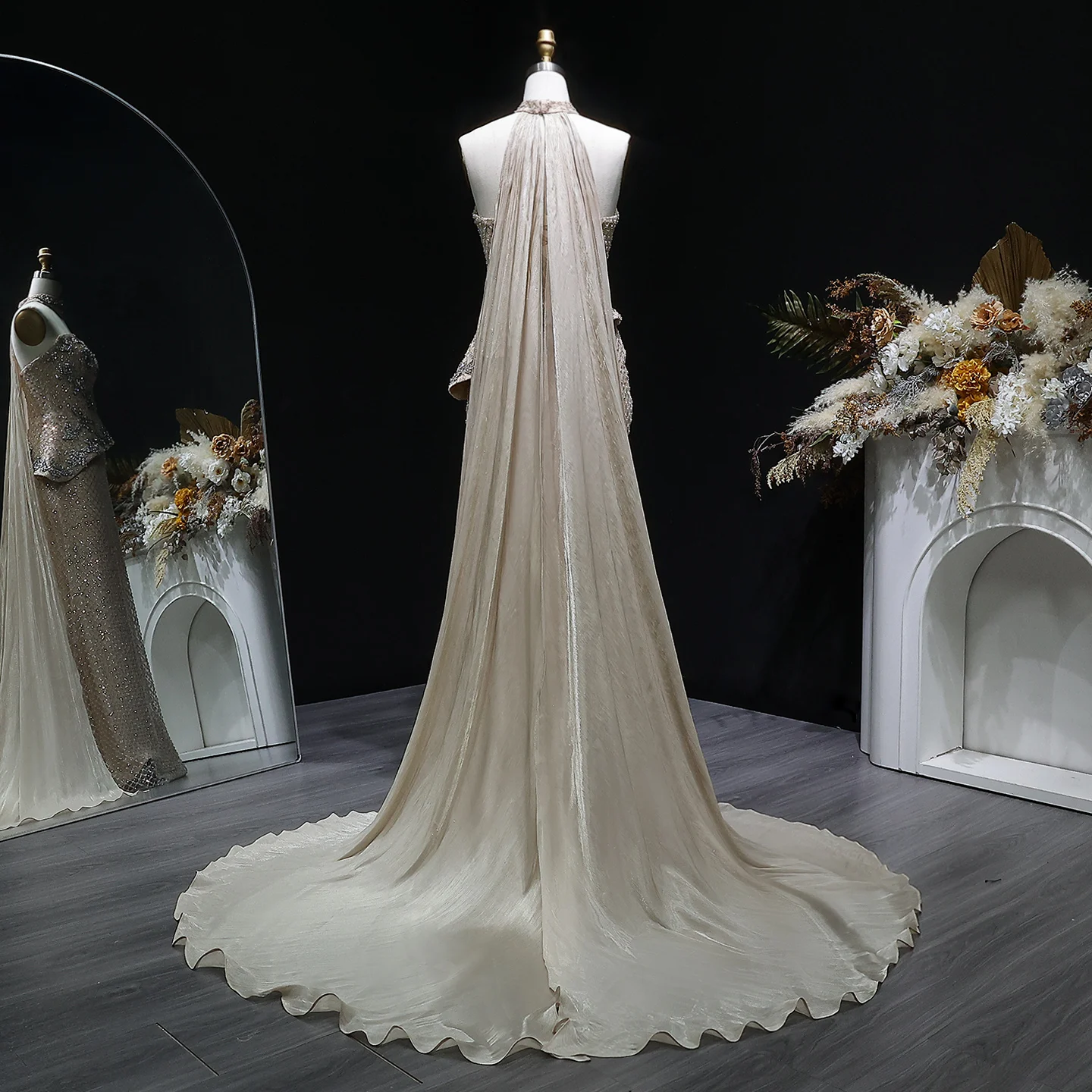 Sharon Said Dubai Champagner Zweiteiliges Trägerloses Abendkleid mit Schweren Pailletten und Perlen, Arabisches Damen-Abendkleid SS394 Maßanfertigung – Detail 10