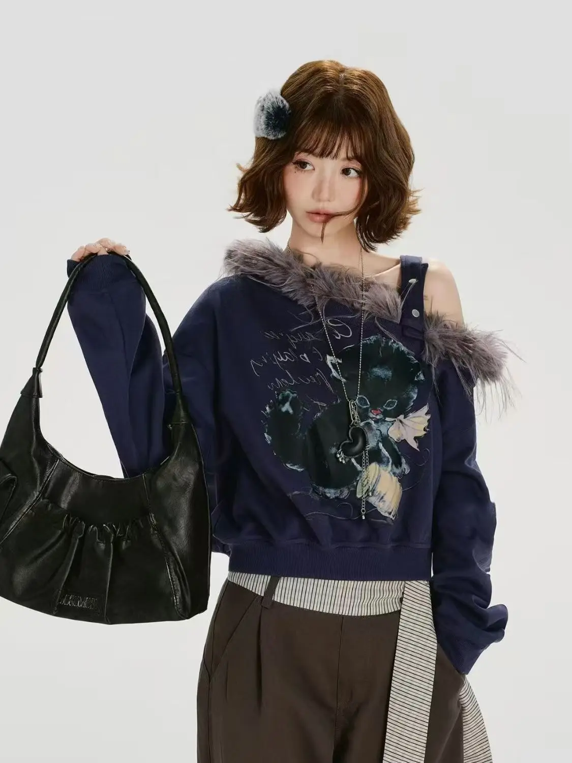 

Свитшот Onalippa в американском ретро-стиле с меховым воротником, принтом, косым вырезом на плече, длинными рукавами, осенний, для девушек, новый, укороченный, свободный, винтажный топ