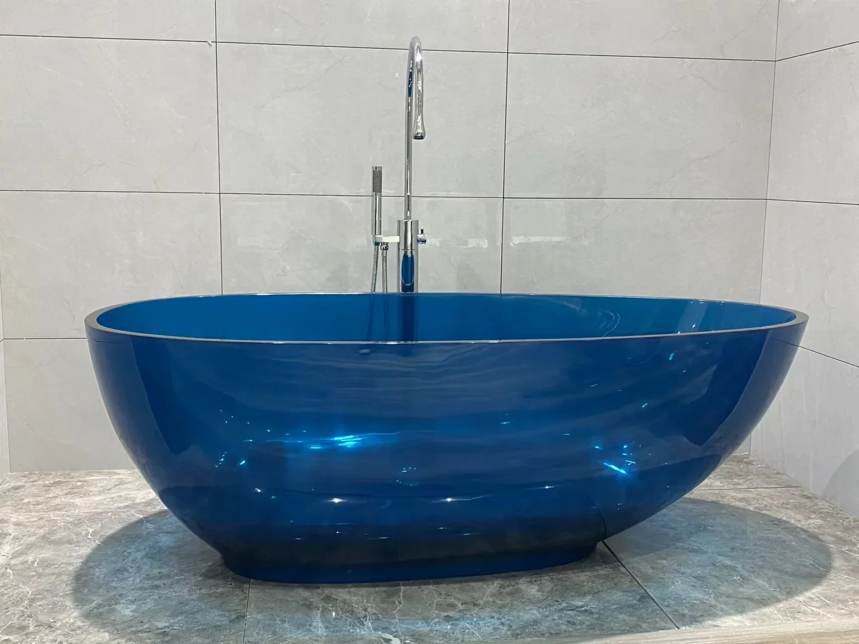 

Factory Custom Crystal Acrylic Bathtub 2023 Hot Selling Multi-Color Integrated Molding Bathtub factory price