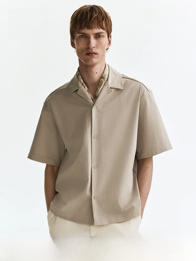 

H&M Men's Casual Style Cuban Collar Shirt Summer New Standard Fit Polyester Cotton Blend Short Sleeve Open Cardigan