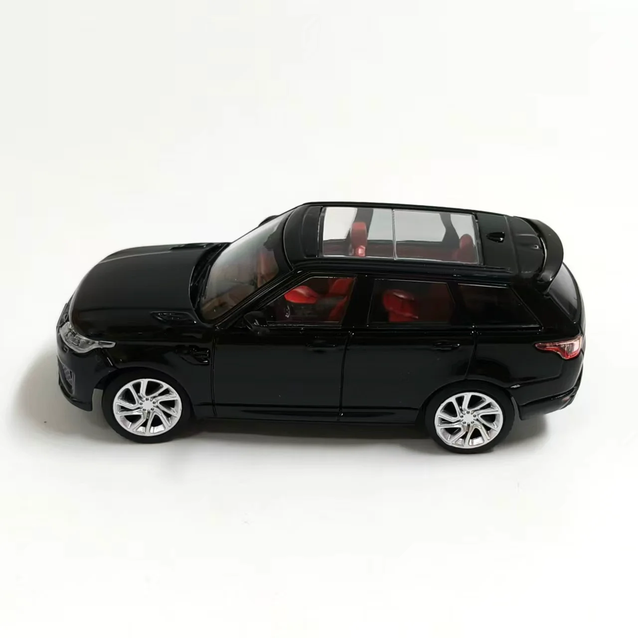 Diecast WHELART escala 1:64 Land Rover Range Sport 2018 coche en miniatura de aleación juguete coleccionable regalo adorno de exhibición de recuerdo