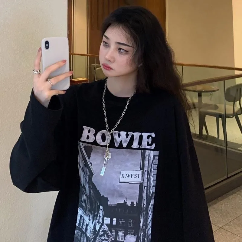 

Ранняя осень, новая свободная и универсальная футболка с принтом в стиле ретро, удобная и модная, базовая футболка среднего и длинного типа с длинными рукавами