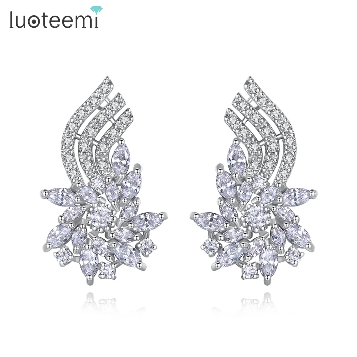 LUOTEEMI Brand Romantic Small CZ Flower Crystal Stud Earrings for Women Unique Trendy Fashion Wedding Bridal Girl Party Jewelry