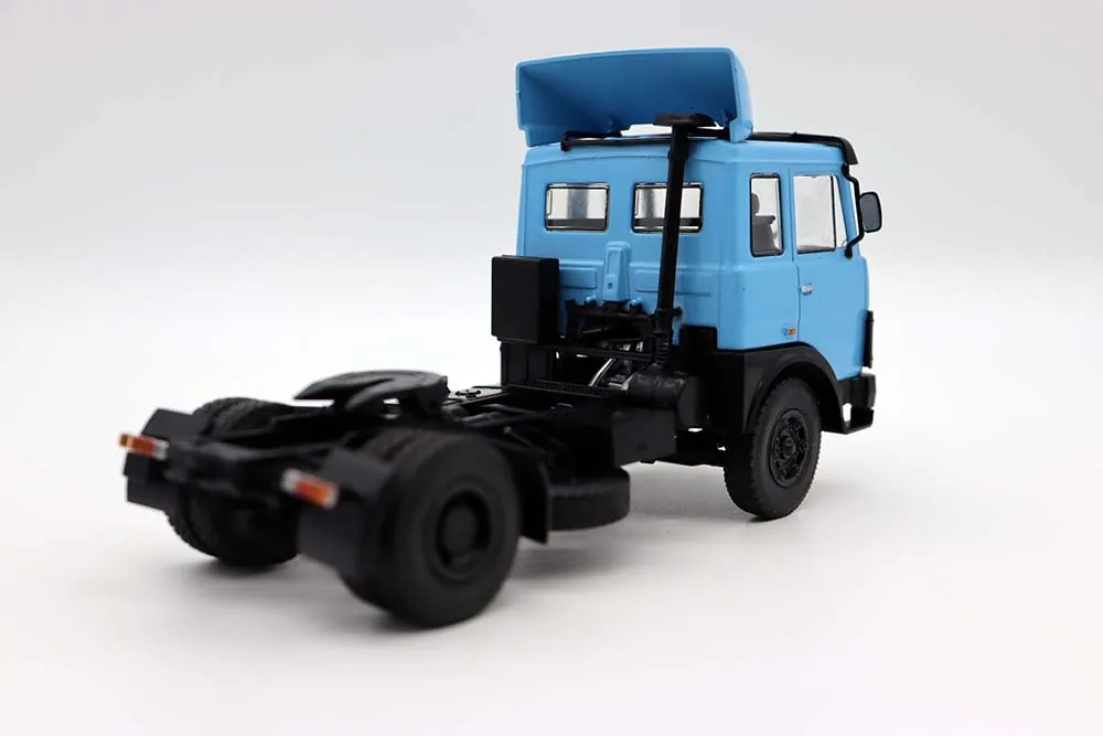 NEW 1/43 Scale MAZ-5432 TRACTOR USSR TrucK Models Diecast For Collection Toys Gift TR1043