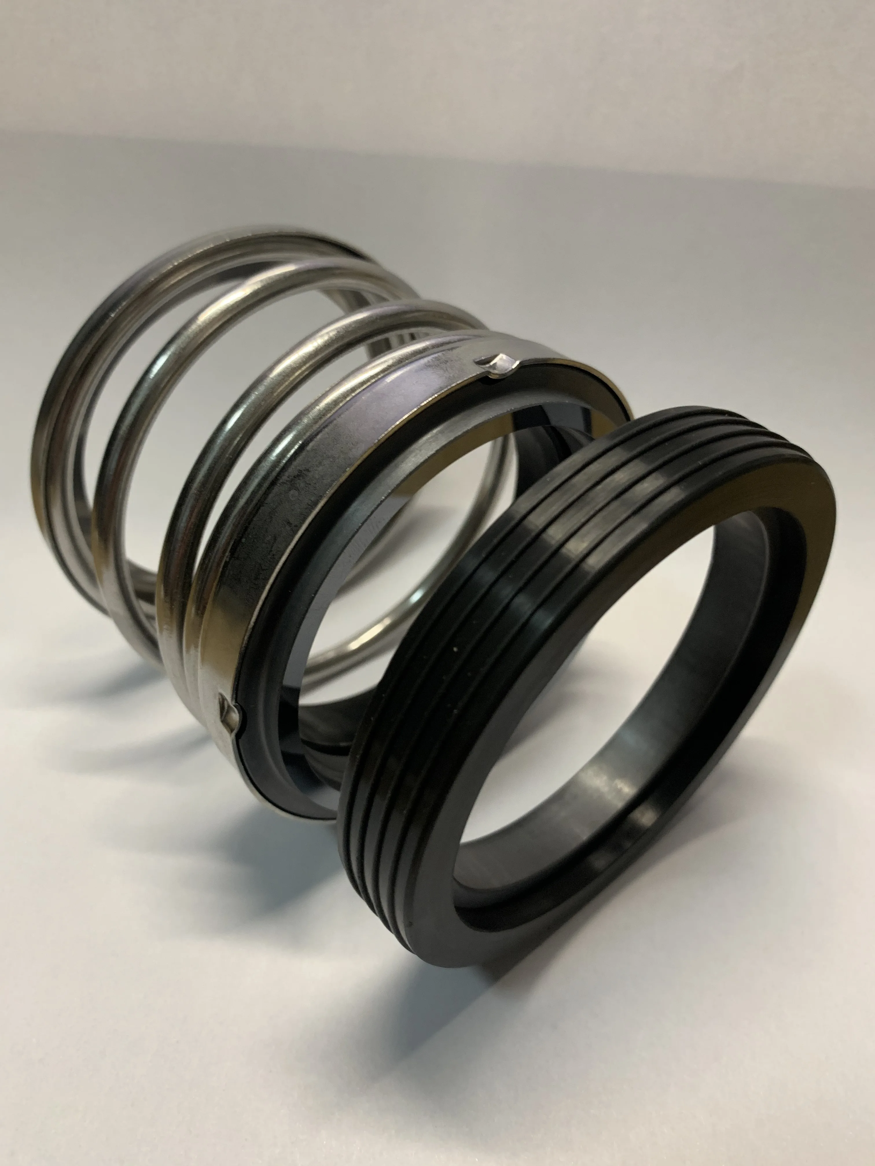 

Type 21-2 5/8" , NT21-2 5/8" , TLANMP Mechanical Seals Elastomer Bellows Seal for Shaft Size 2.625" Pumps