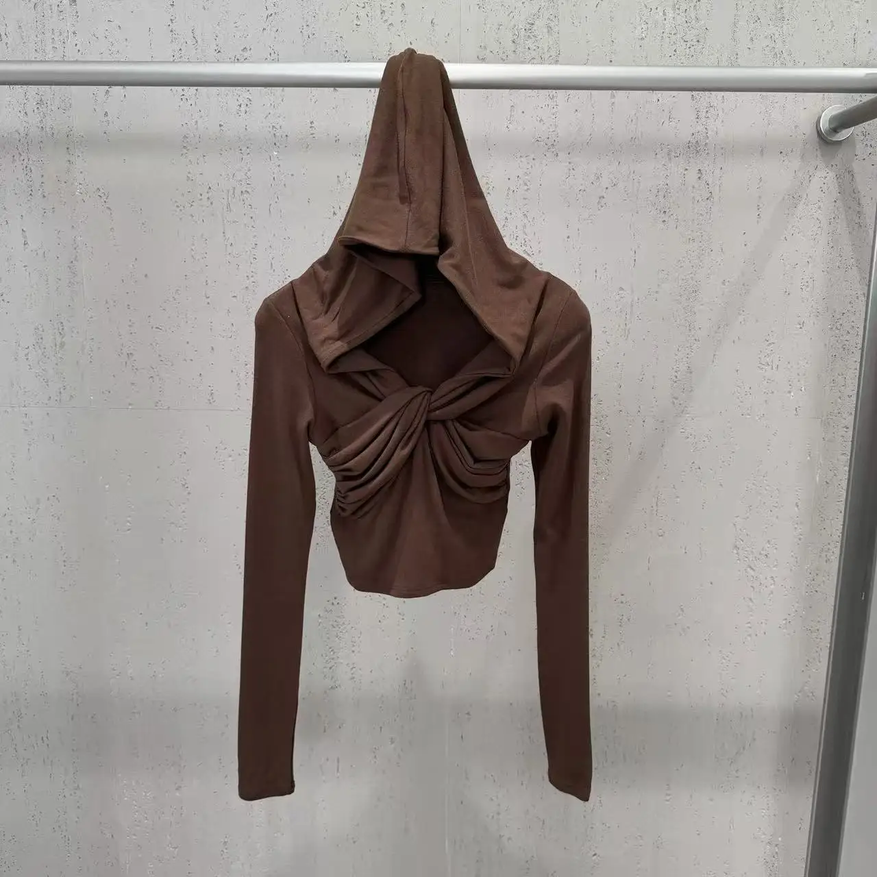High Street 2pcs Set Women's Hooded Long Sleeved Twisted Cross Tight Short Shirt Paired with Split Metal Pin Long Skirt Set