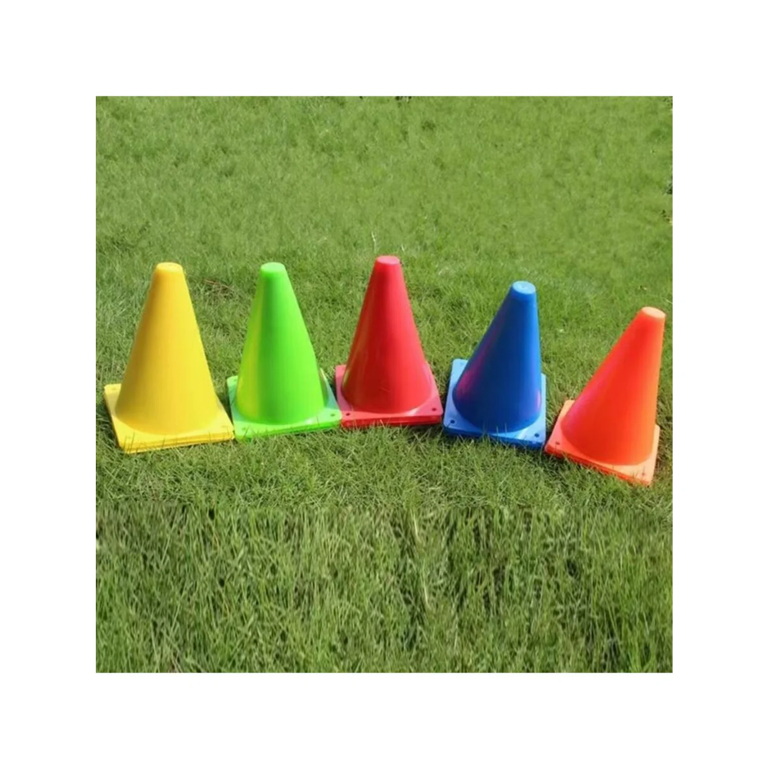 Equipamento de treinamento para basquete infantil, incluindo triângulos de obstáculos, cones, cones em forma de chifre, discos para futebol e mar