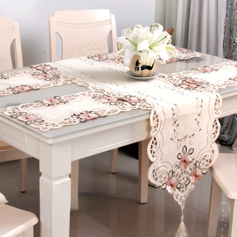 

New European style classical embroidered table flag home furnishing cloth mat rectangular table towel wholesale