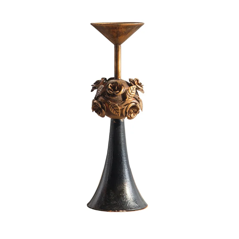 

Old wrought iron candlestick candlelight dinner shooting props home wedding table decoration