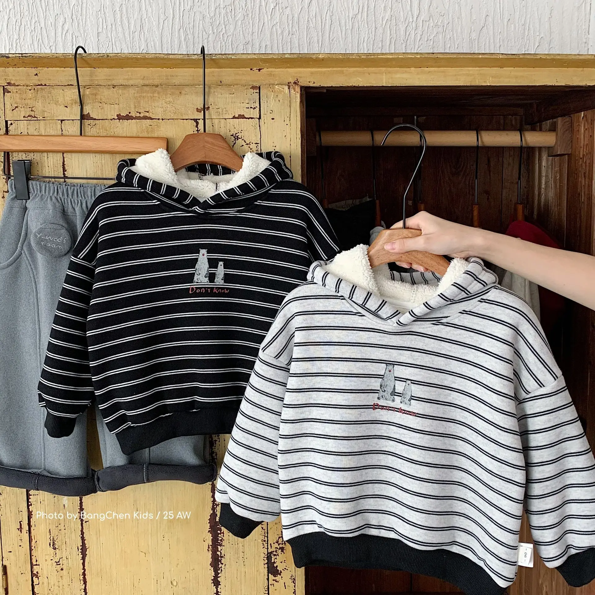 

Детский свитшот для маленьких мальчиков UNITIM, зима 2025 года, флисовые толстовки с капюшоном для маленьких мальчиков, утепленные полосатые теплые детские пуловеры для мальчиков от 3 до 8 лет