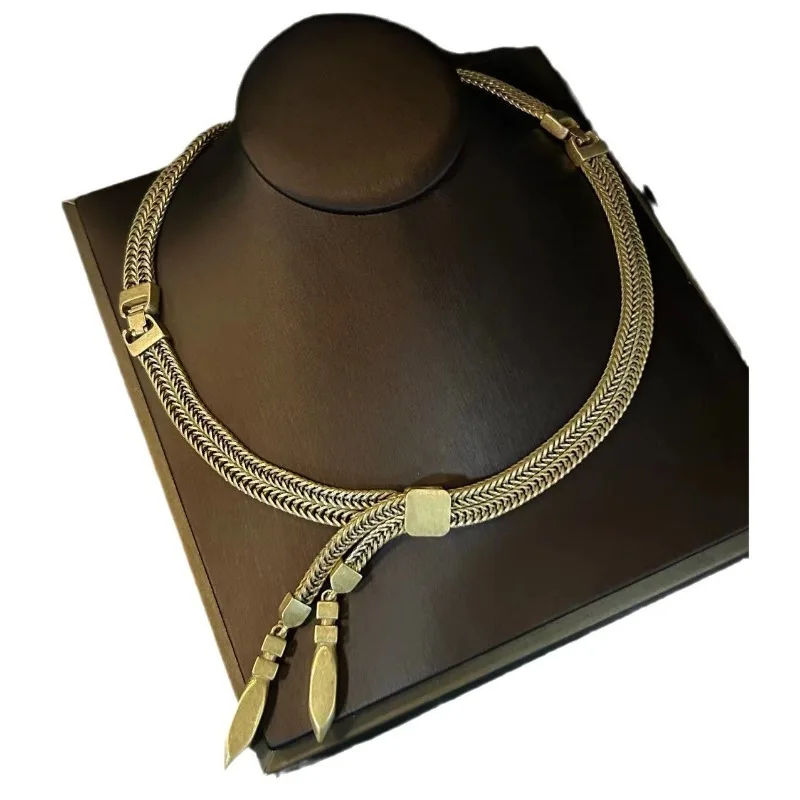 Cuban Alloy Copper Chain Simple Ladies' Necklace and Bracelet, high-end and elegant pull-out vintage Jewelry Set For Women