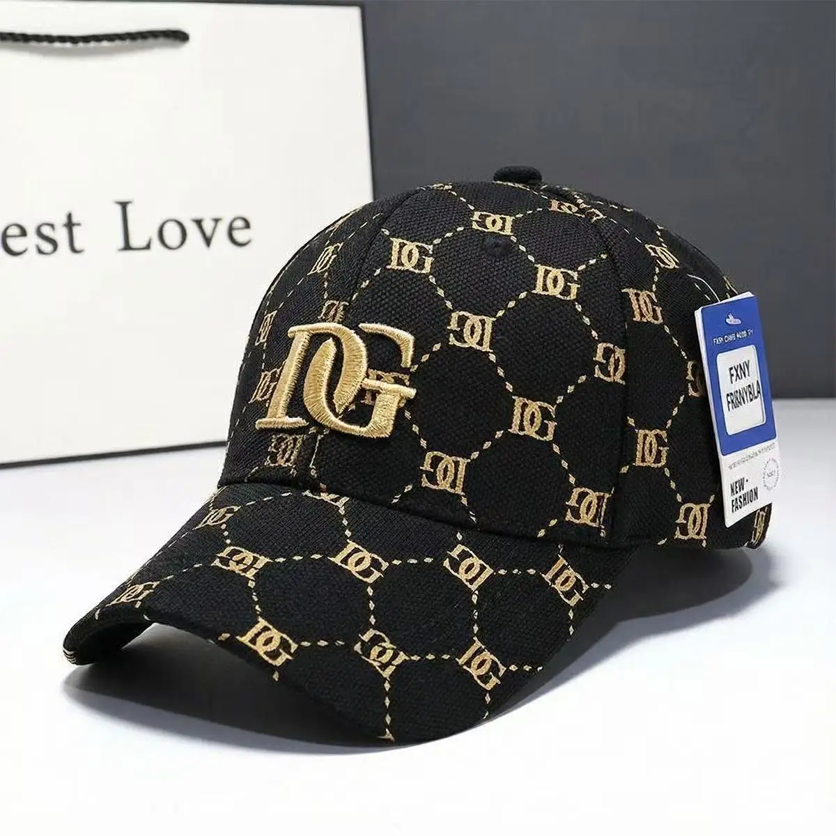 The New Korean Version of the Printed Letter Embroidered Cap, a Trendy All-Match Baseball Cap for Men and Women That Makes the F