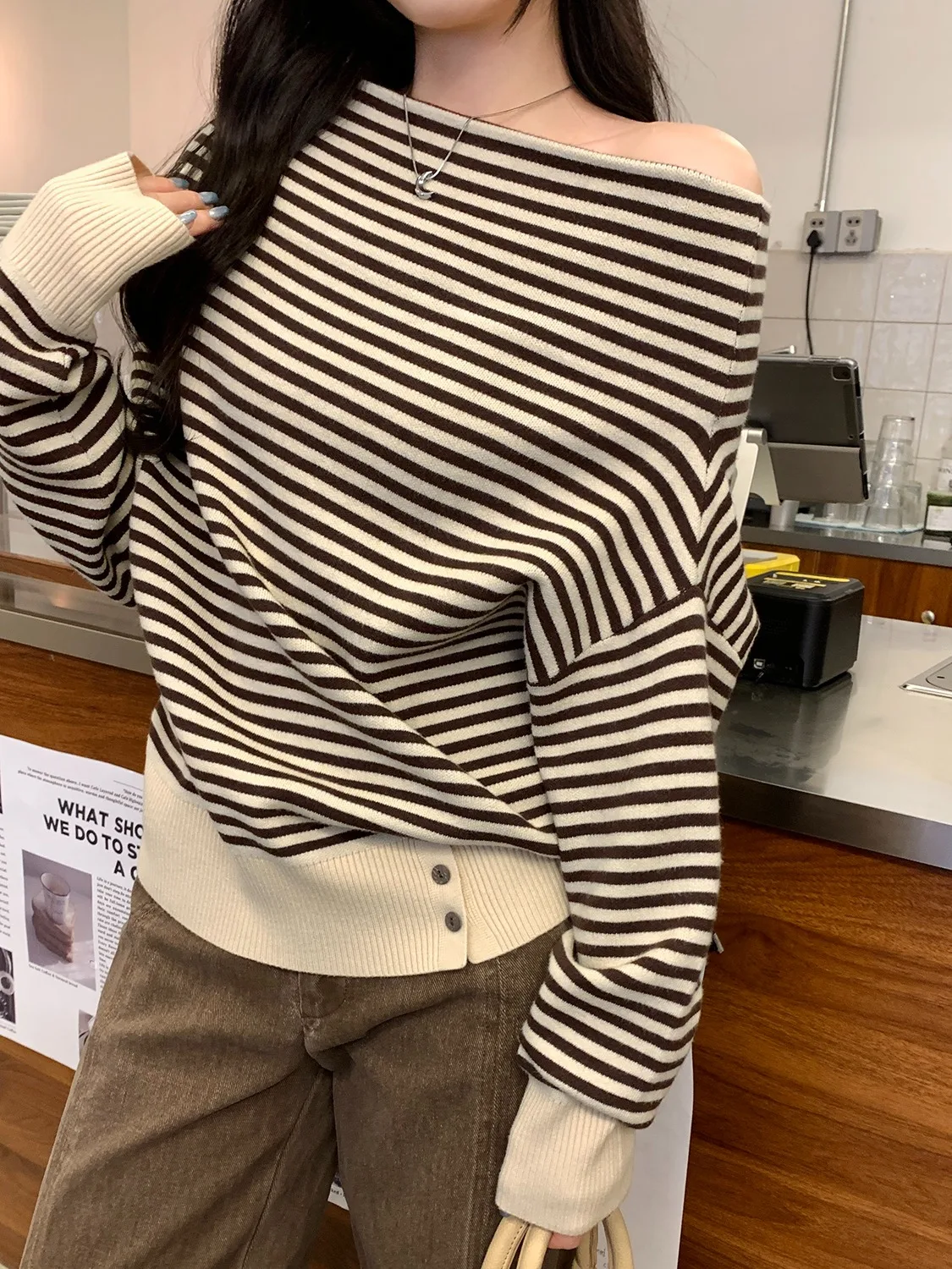 

Vintage Striped One-shoulder Knitted Top For Women Sexy Beige Asymmetric Pullover Sweater New Winter Trendy Warm Bottoming Shirt