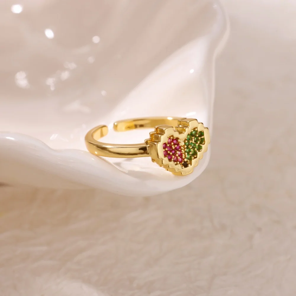 خاتم على شكل قلب من الزركون الملون للنساء لون ذهبي من الفولاذ المقاوم للصدأ على شكل قلب قابل للتعديل لذكرى الزفاف هدية مجوهرات مقاومة للماء