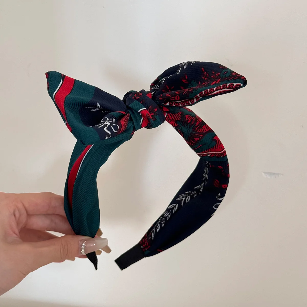 

Корейская повязка на голову с бантом и цветочным принтом для женщин и девочек, резинка для волос, аксессуары для волос, KPOP, йога, популярный подарок, новинка 2024, винтажный KPOP