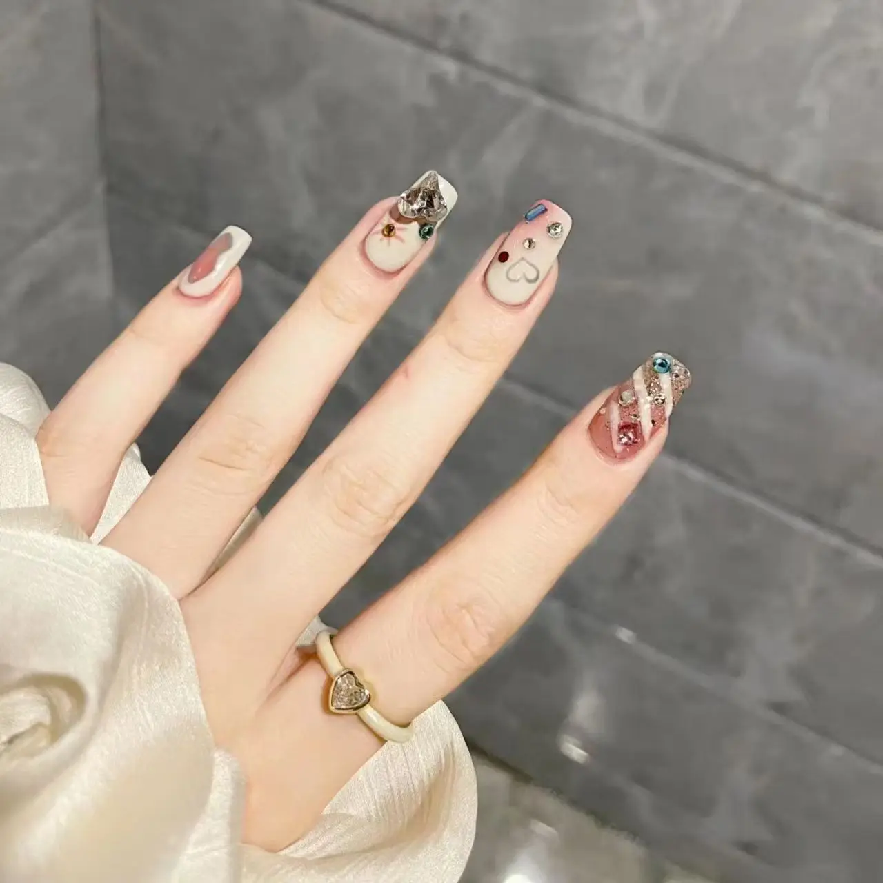 Handmade Manicure New Baroque Style Sweet Girl Y2k Cute Graffiti Vitality Smudge Flash Diamond Love Press on Nails