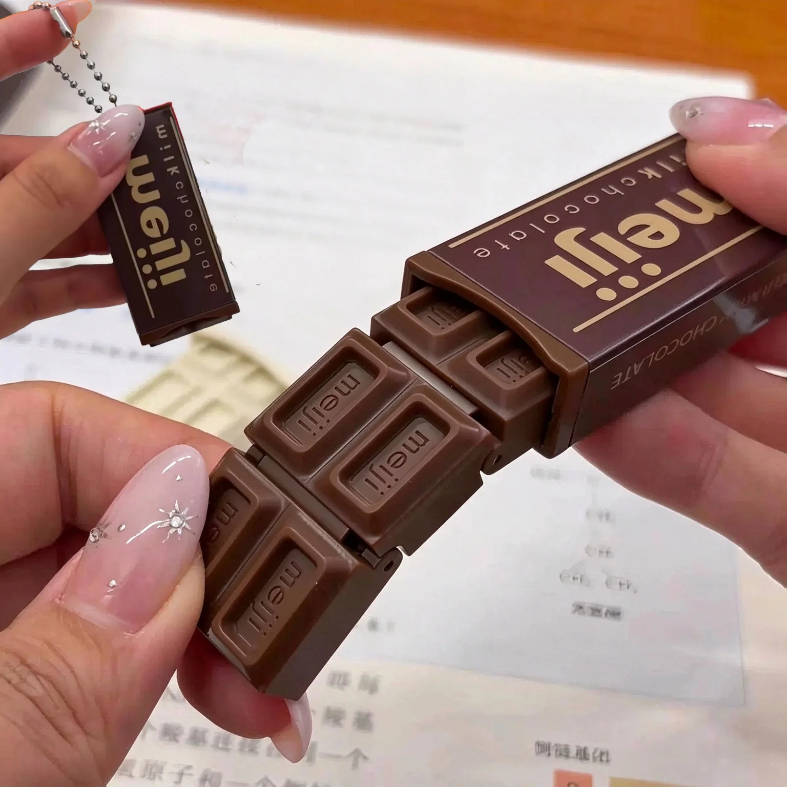 Creative Chocolate Slab Fidget Decompression Toy Bendable Articulated Structure with Crisp Click Snap Sound Stress Relief Toy