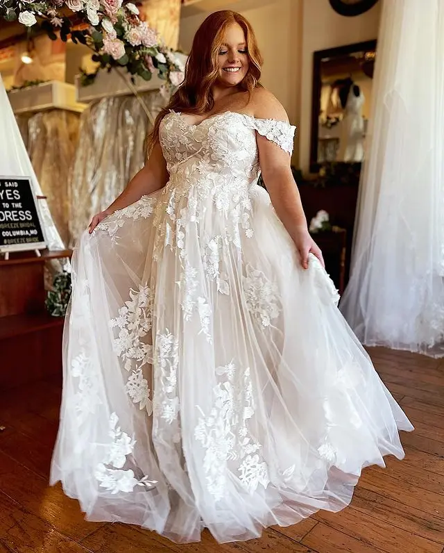 Lace Appliques Plus Size Wedding Dresses Off The Shoulder Sweetheart Bridal Gowns Lace Up Back
