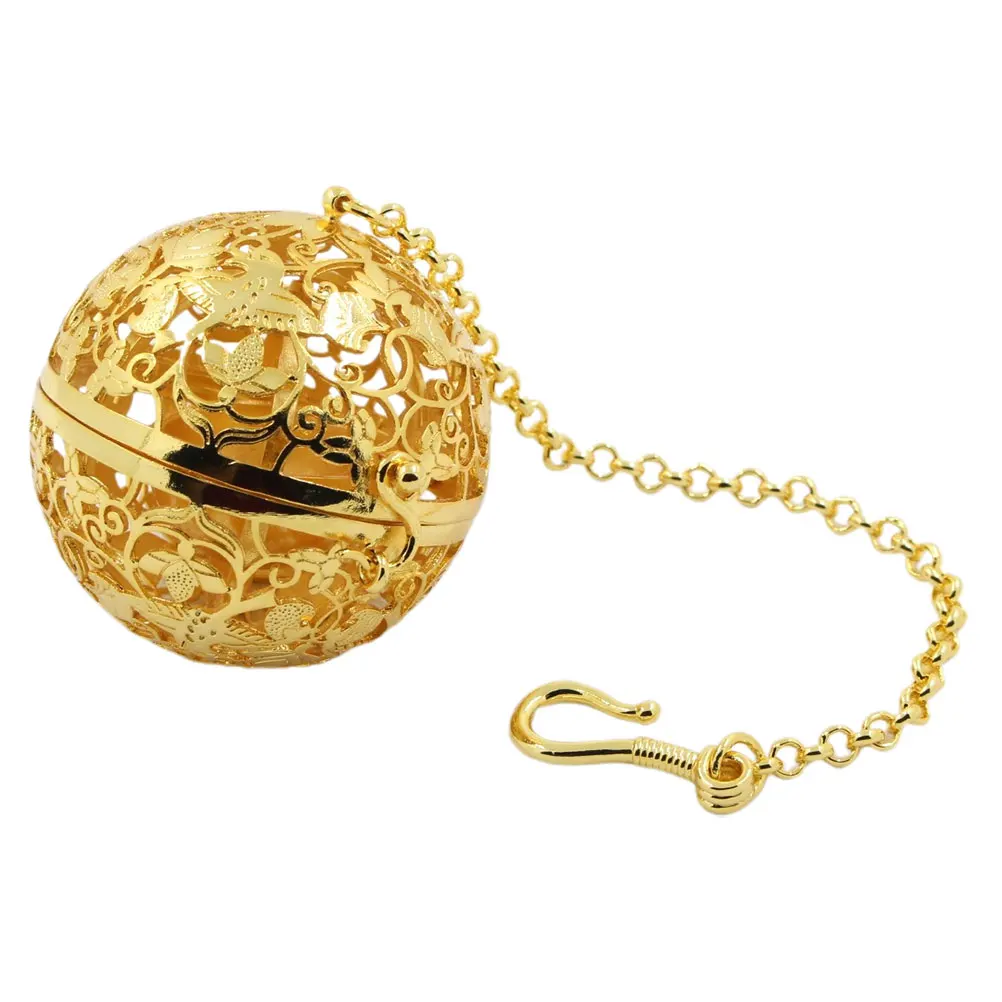 

Creative Fragrance Locket Brass Aroma Diffuser Openable Decorative For Home Car Decor Aromatherapy Gift Aroma Pendant Diffuser