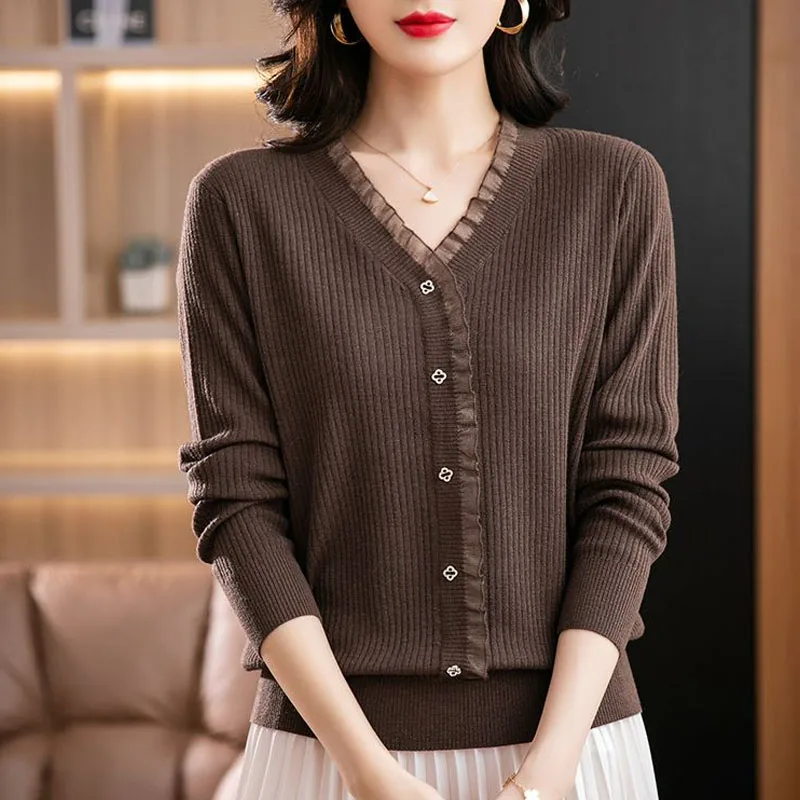 2023 New Autumn Fashion Trend Wooden Ear Edge V-Neck Solid Knitted Lace Large Sleeve Versatile High End Temperament Women\'s Top