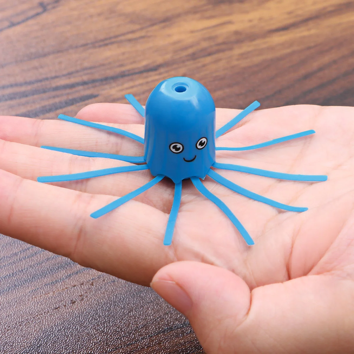 

TOYMYTOY 12pcs Jelleyfish Toy Swimming Floats Accessories Fun Science Educational Toy for Kids Children (Random Color)
