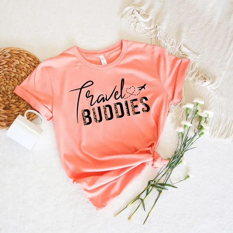 

Футболка с леопардовым принтом Travel Buddies, одинаковые влюбленные для отпуска и приключений