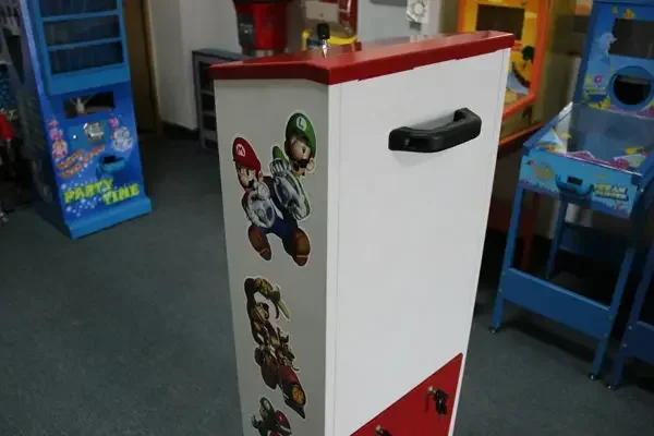 Distributeur automatique de jouets/Twister