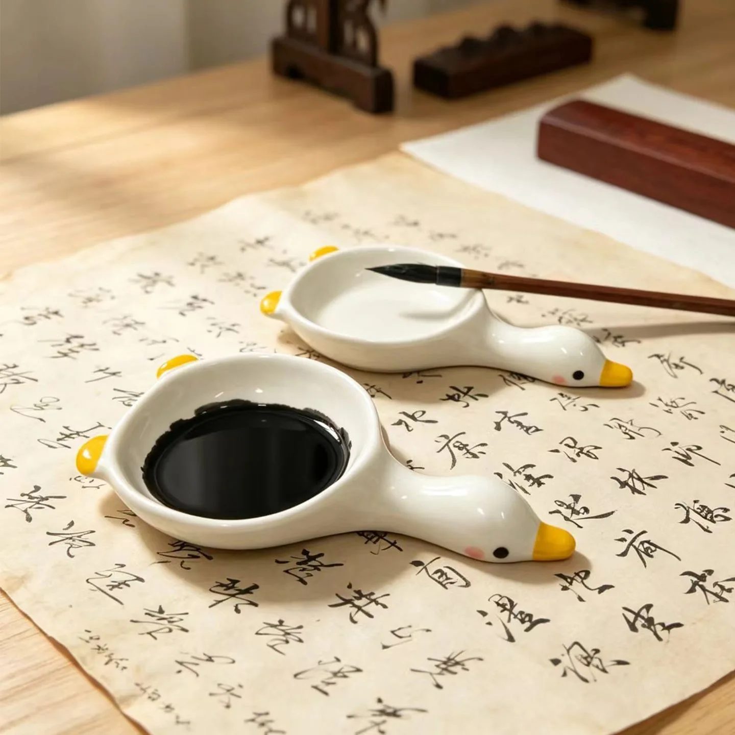 Cute duckling ceramic ink disc multi-functional pen dipped in ink calligraphy class special inkstone study  treasures supplies