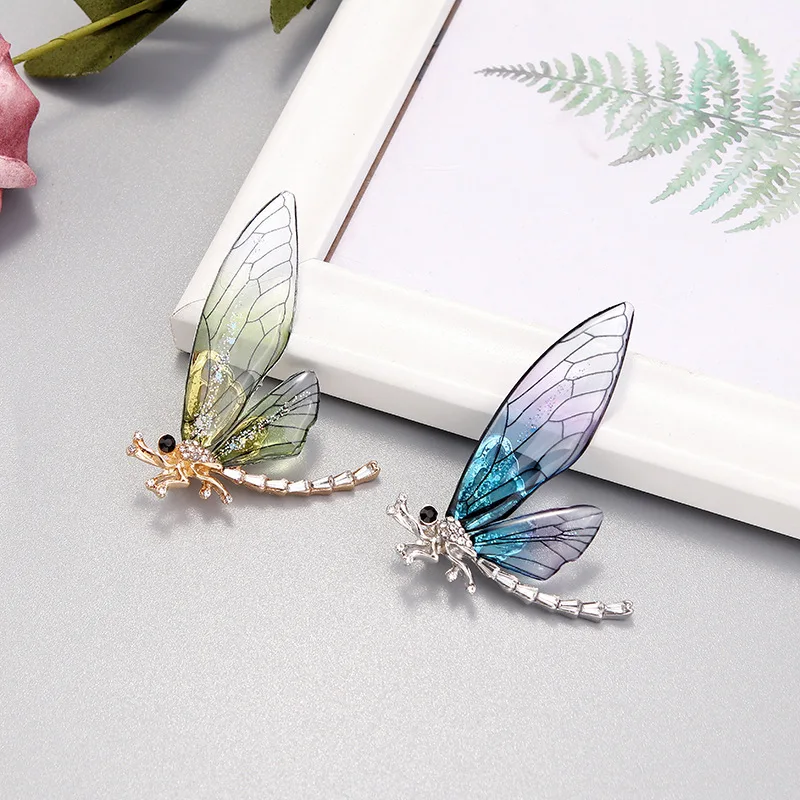 Dragonfly Brooches for Female Acrylic Crystal Coat Brooch Female Fashion Creative Clothing Pin Insect Jewelry Gift