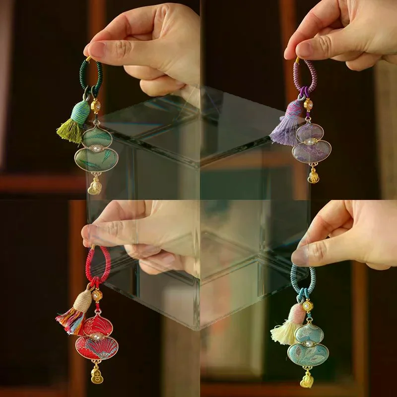 Handmade Brocade Gourd Pendant Good Luck Chinese Style Gourd Key-chain Blessing Traditional Woven Tassel Bag Pendant Bag Charm
