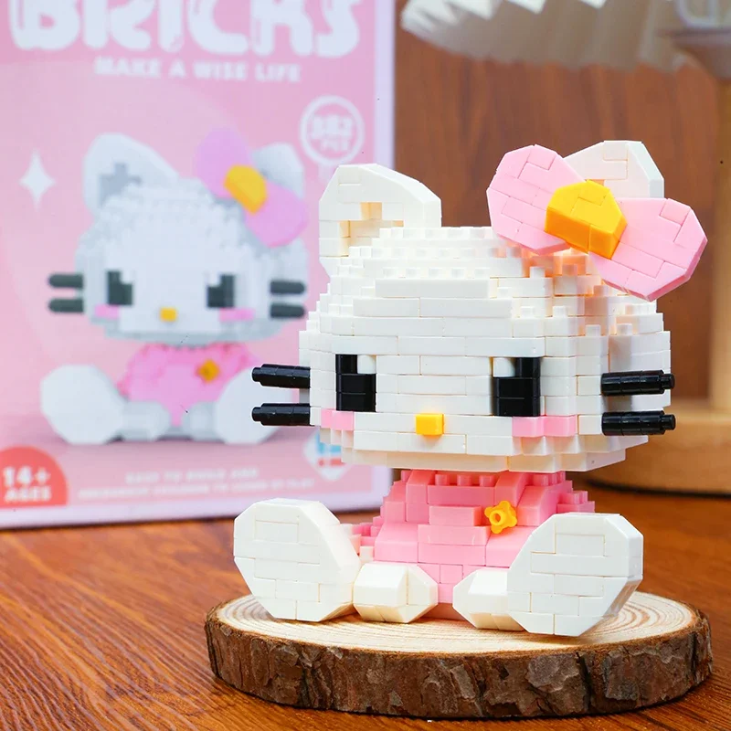 Disney Kuromi LinaBell Hello Kitty Building Blocks Princess Cartoon Figrues Bricks Children\'s Assembly Toys Model Halloween Gift