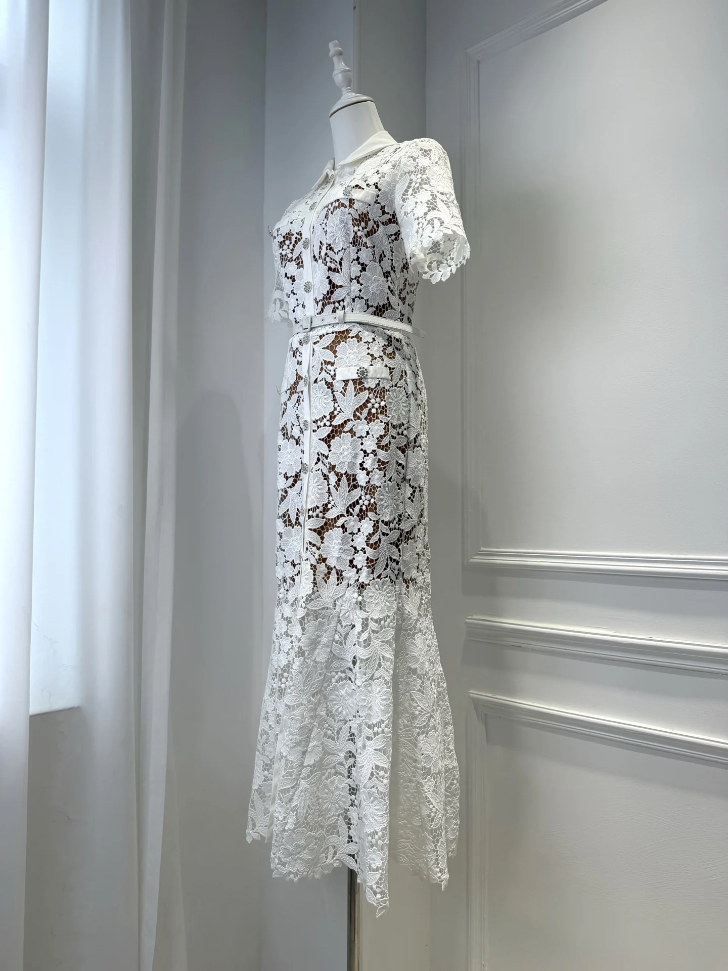 Women's Floral Lace Embroidery Midi Dress Rhinestone Buttons Turn-down Collar Short Sleeve Elegant Ladies Robe with Belt