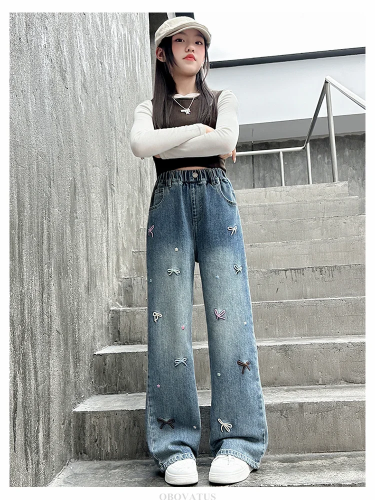 Hochwertige Kinder-Jeans im High-Fashion-Stil mit lockerer Passform und Schleifenstickerei für Teenager-Mädchen, trendige blaue Denim-Hosen, Kinderhosen – Detail 7