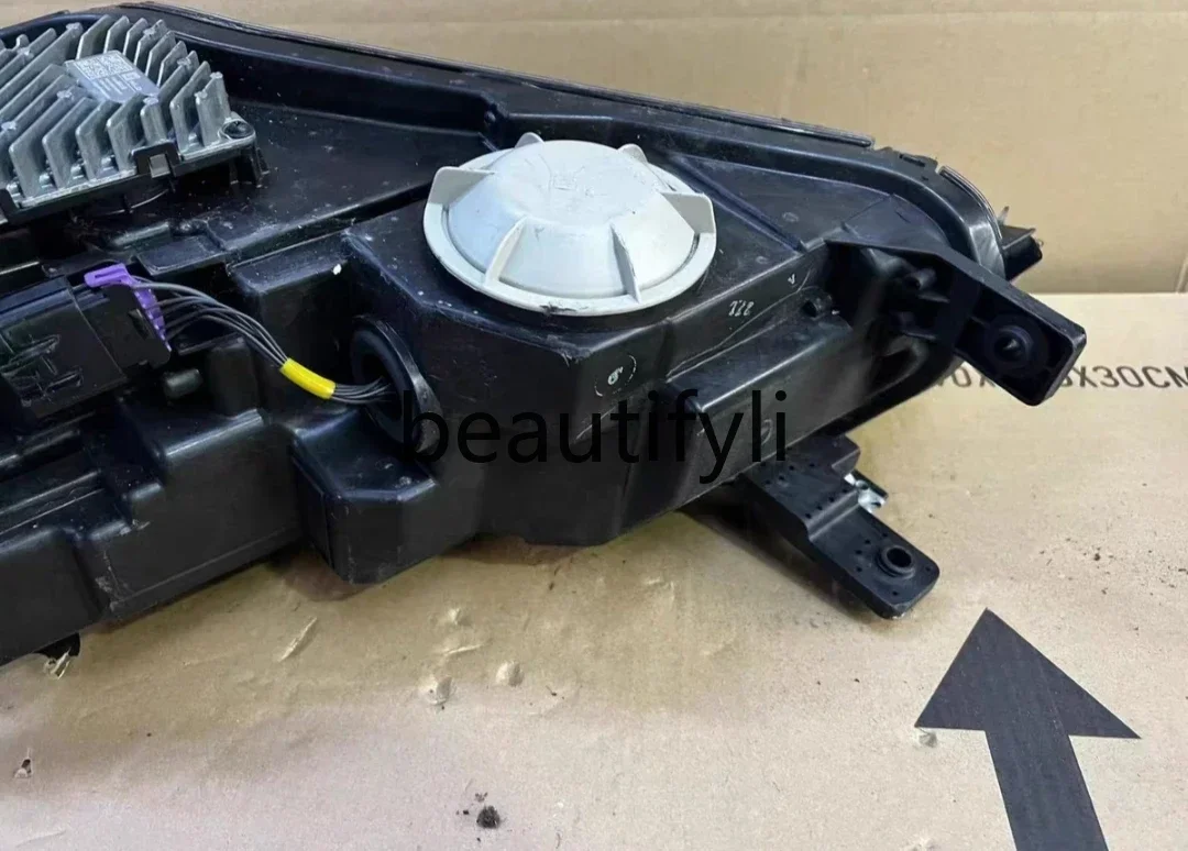 

lt6351 Headlight assembly original