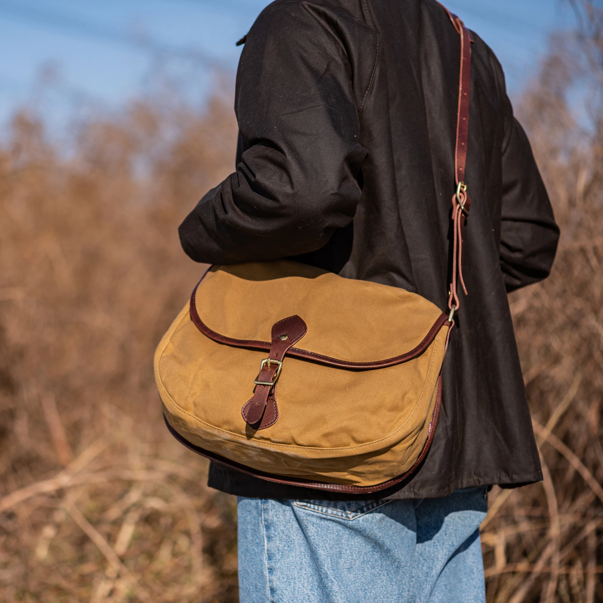 

Ретро-американская повседневная сумка-кроссбоди из водонепроницаемой вощеной ткани и натуральной кожи для молодых пар, также как наплечная сумка