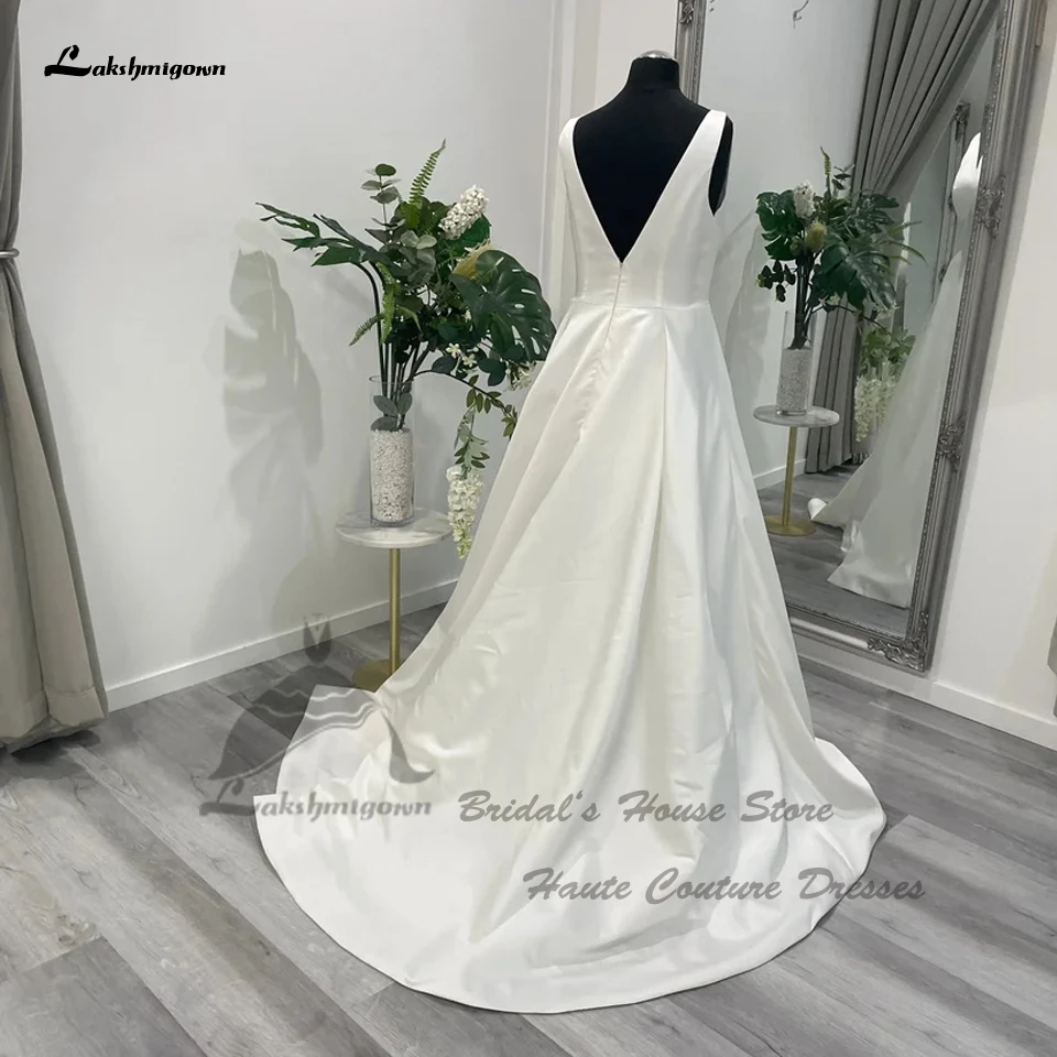 Lakshmigown Plunging Soft Satin A Line abiti da sposa per le donne 2025 abiti semplici abiti da sposa da spiaggia aperti sul retro