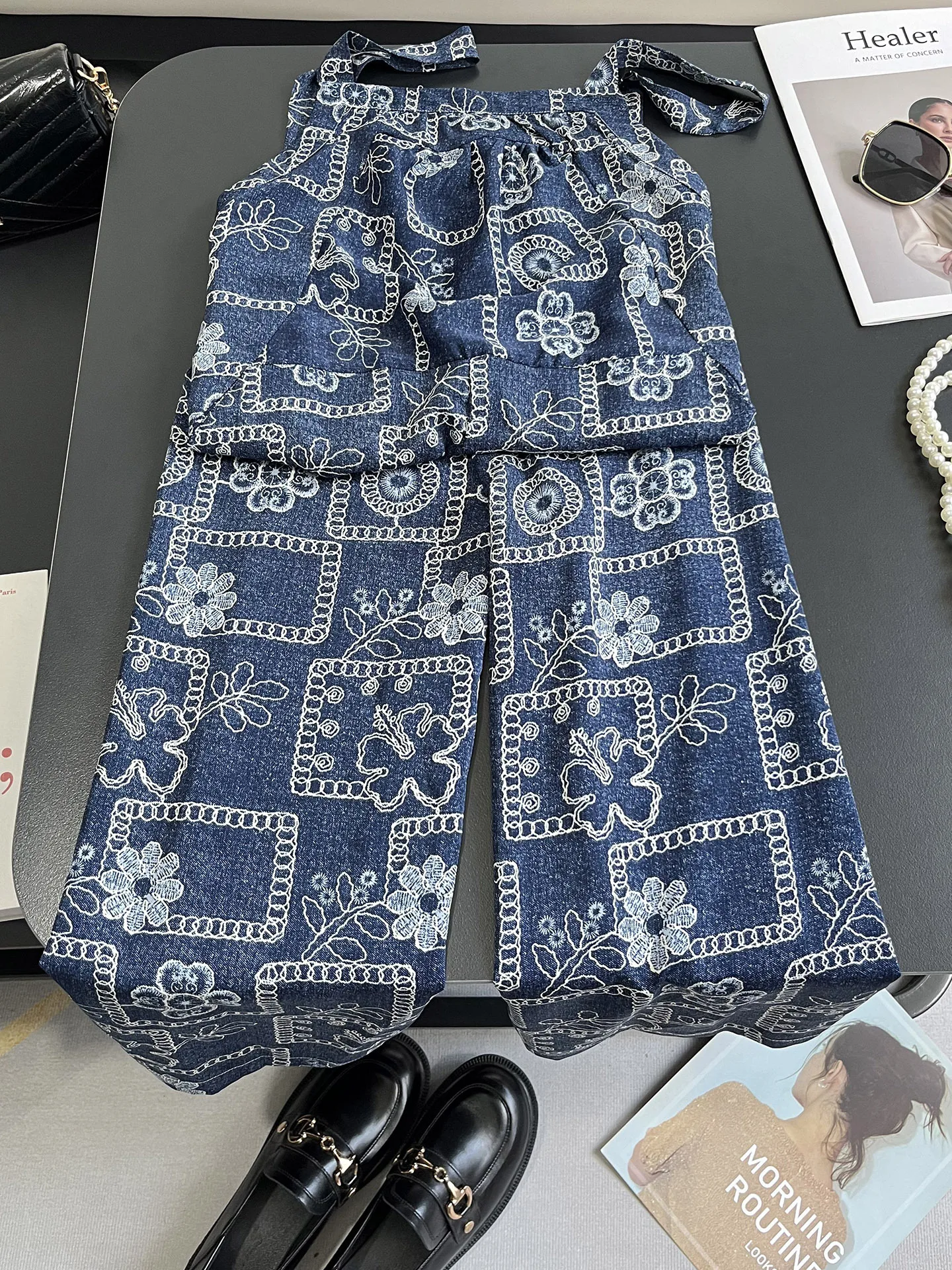 

Women's Floral Print Bib Overalls Loose Fit Casual Vintage One-Piece Summer 2025 High Waist Wide Leg Pants Thin Model