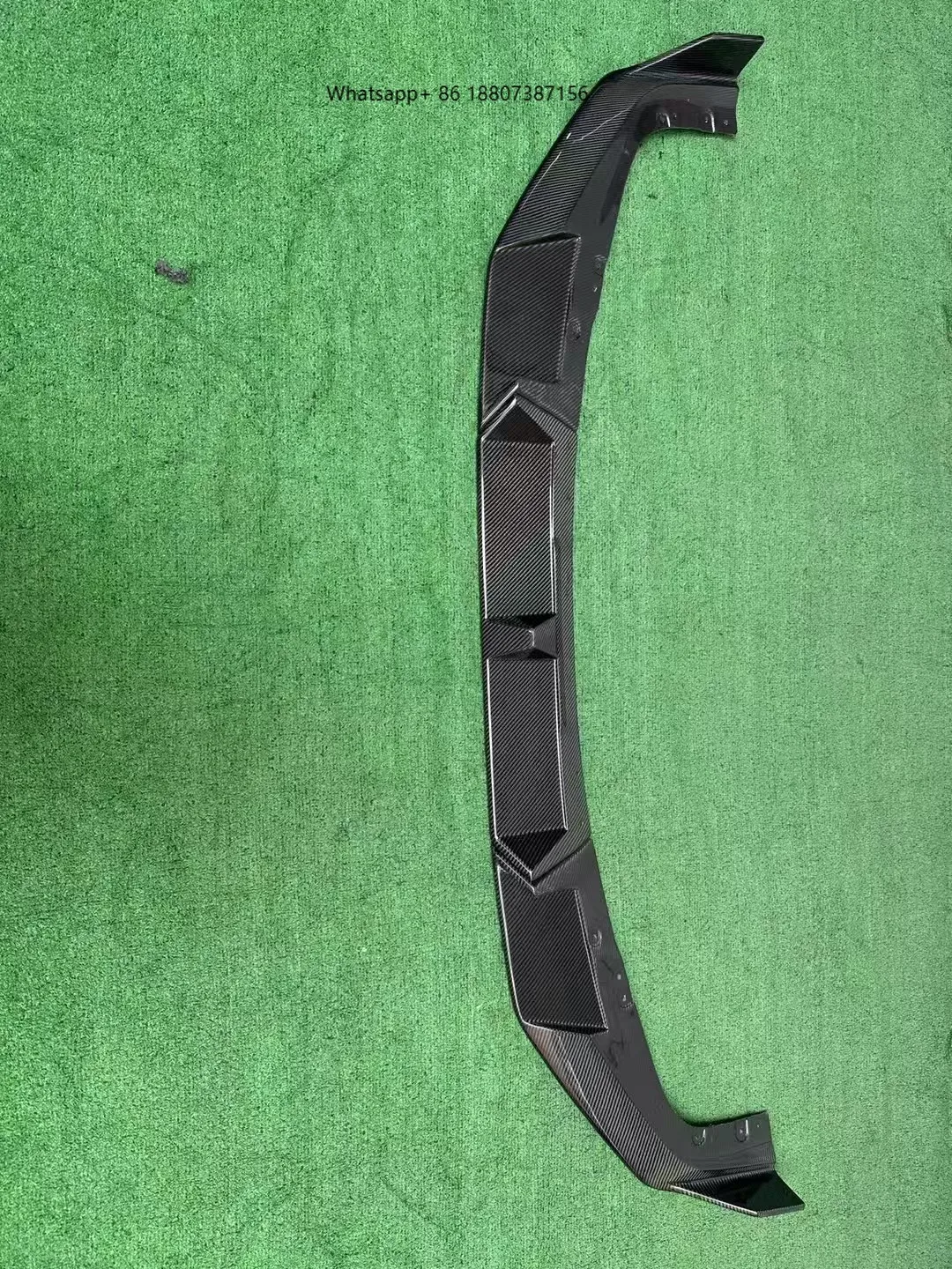 

Высококачественная карбоновая накладка на передний бампер в стиле LD для X5M F95 LCI 2024+