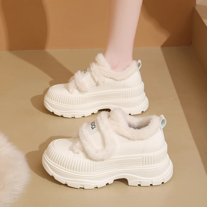 الأحذية النسائية 2024 الخريف/الشتاء مجموعة جديدة مع الأحذية القطنية السميكة المخملية والدافئة سميكة القاع أحذية كاجوال متعددة الاستخدامات