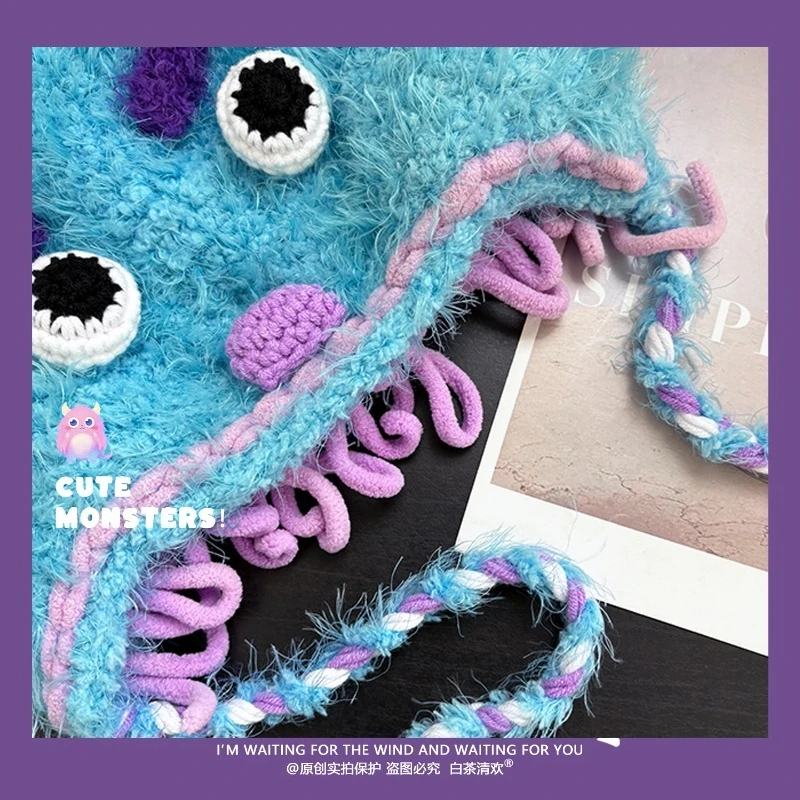 Niche-gorro tejido con pequeño monstruo para mujer, gorros de felpa cálidos con protección para los oídos, gorros de bombardero de tendencia, otoño e invierno