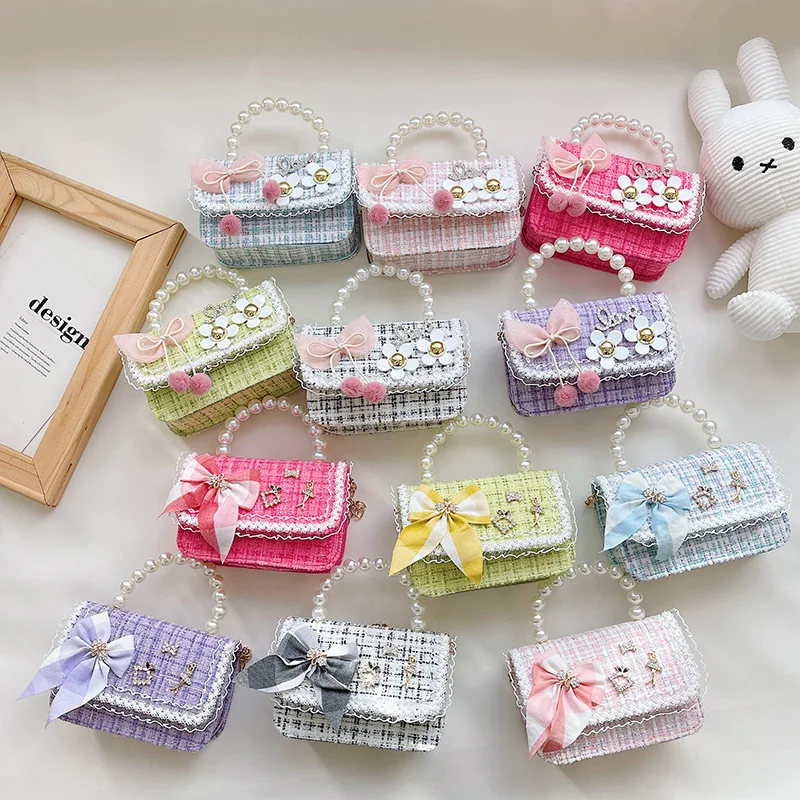 

2025 new kids' princess handbag! Pearl detail, cute mini coin purse,fashionable versatile,perfect for little girls to carry out.