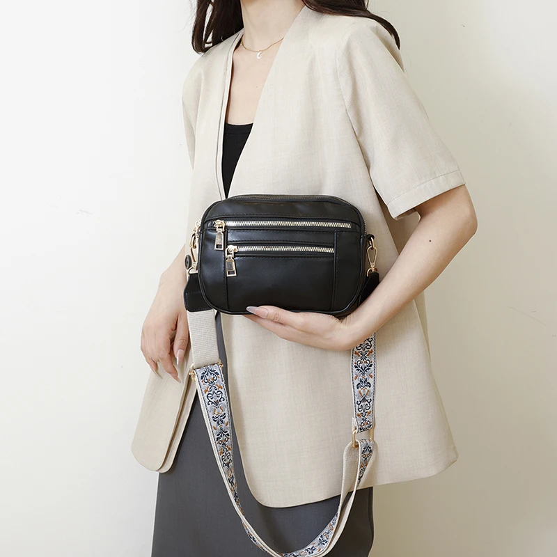 

Trendy Women's Crossbody Bag - Durable Leather Handbag with Gold Hardware and Comfortable Adjustable Chain