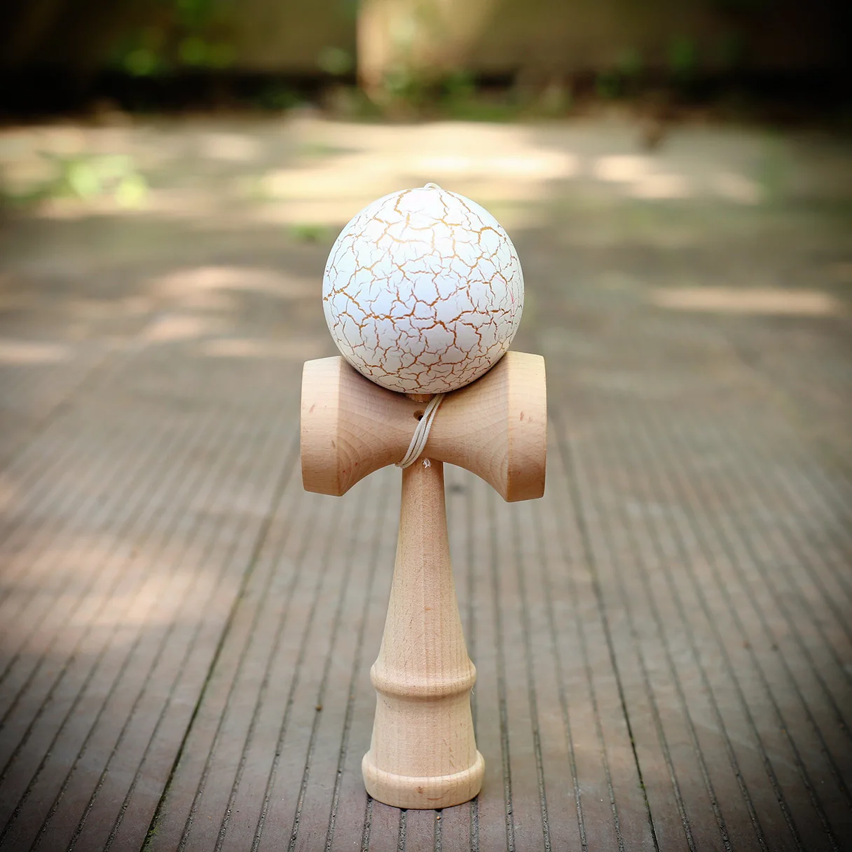 اليابانية الأبيض فرقعة خدعة الكرة الخشب Kendama لعبة كرة لياقة بدنية قطار التنسيق بين العين واليد متعة اصطياد لعبة الكرة لعبة هدية