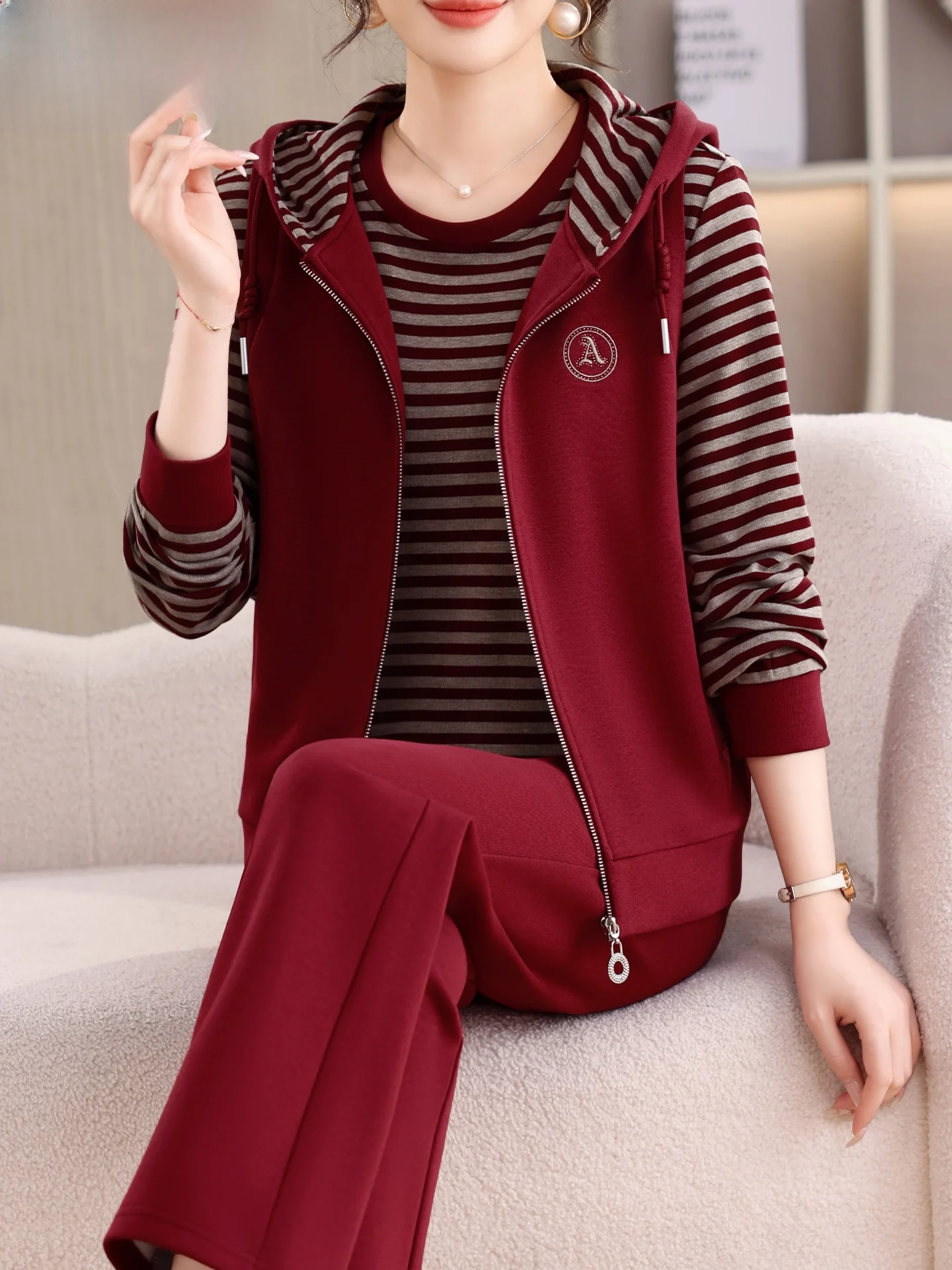 

Casual Sportswear Set for Mom Spring New Style 2026 plus Size Hoodie Top And Bottoms Three Piece Set Breathable Lightweight P...