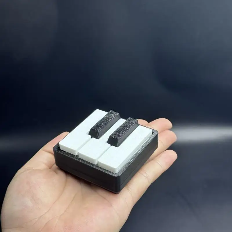 Fun Creative Mini Piano Key Fidget Toy 3D Printed Tactile Click Design Relax Fidget Stress Relief Pendant For Office Daily Carr
