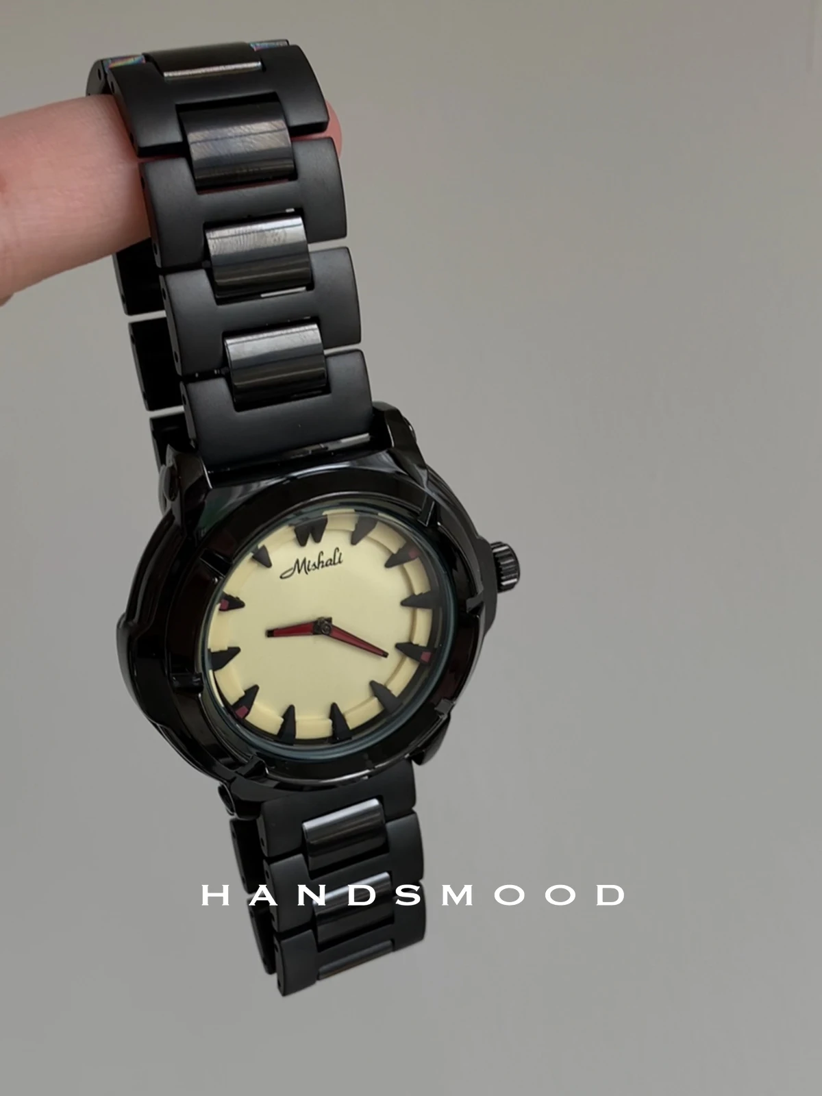 Orologio da donna di lusso nero crema giallo contrasto dolce stile fresco orologio da donna temperamento moda atmosferica orologio da donna